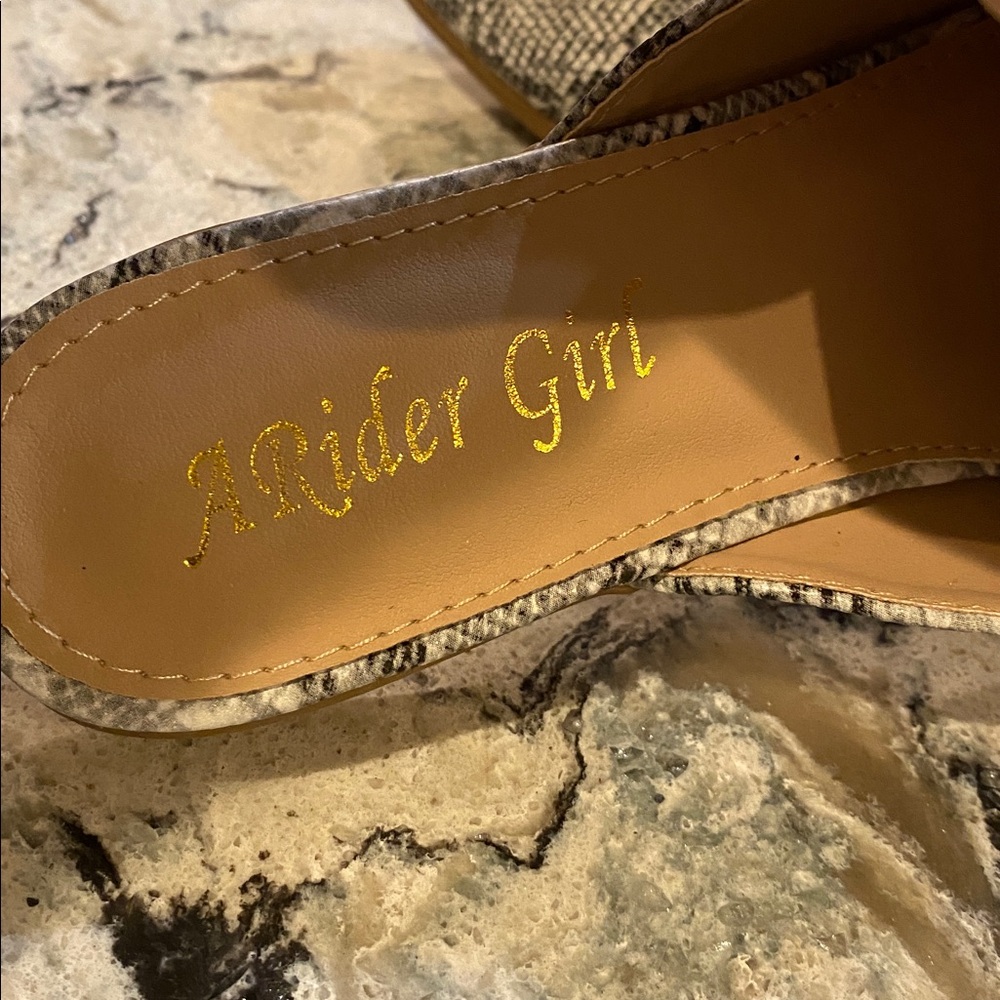 A RIDER GIRL. Women’s shoes. - Picture 3 of 5